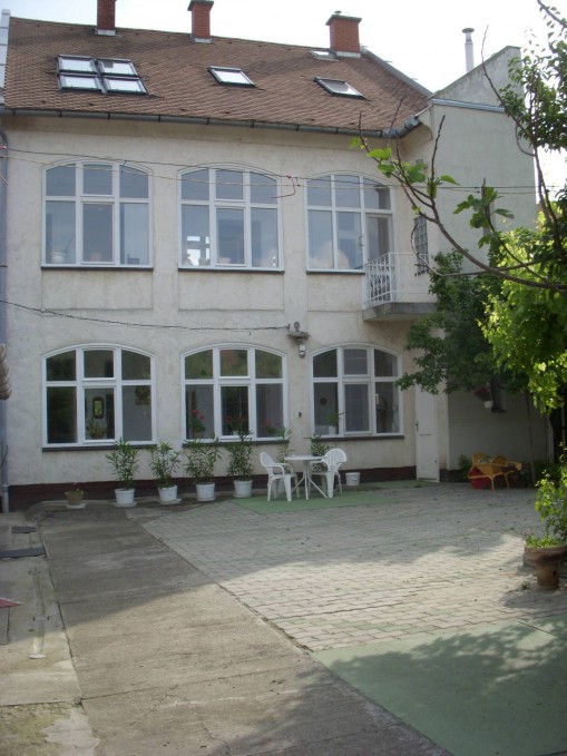   - Antikapartman Szeged