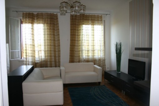   - Gyertyámos Apartman Szeged